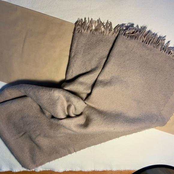 Oak & Fort Scarf - Picture 4 of 5